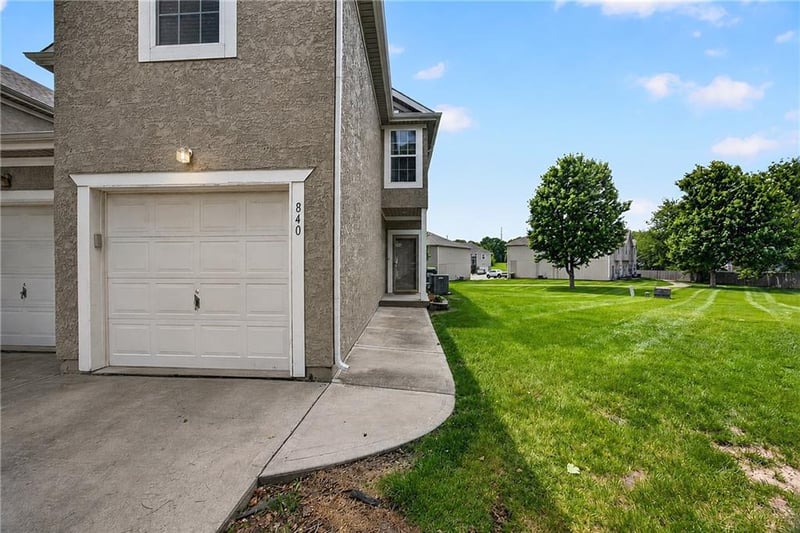 840 Woodson Ct, Gardner, KS 66030