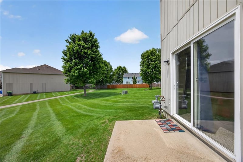 840 Woodson Ct, Gardner, KS 66030