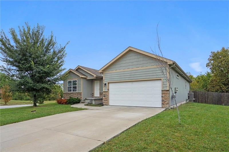 31911 172nd St, Gardner, KS 66030
