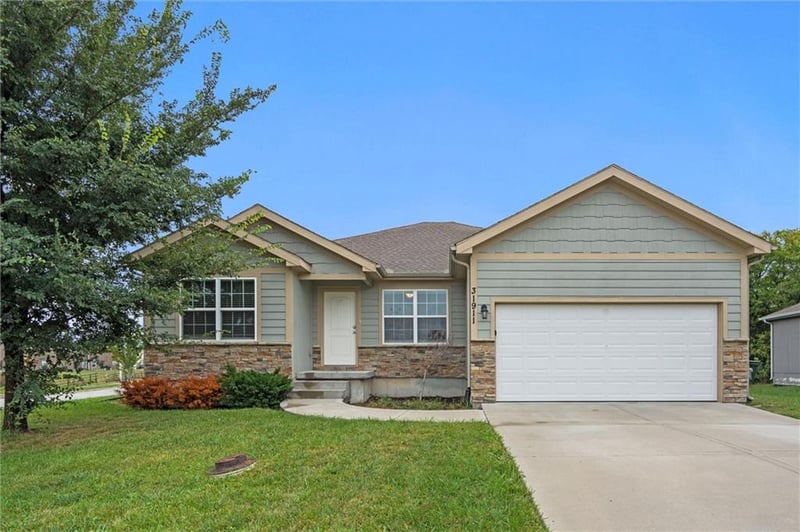 31911 172nd St, Gardner, KS 66030