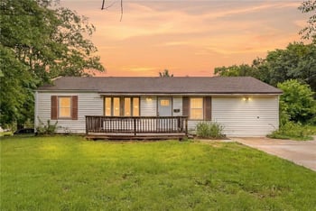 10013 Bellaire Ave, Kansas City, MO 64134