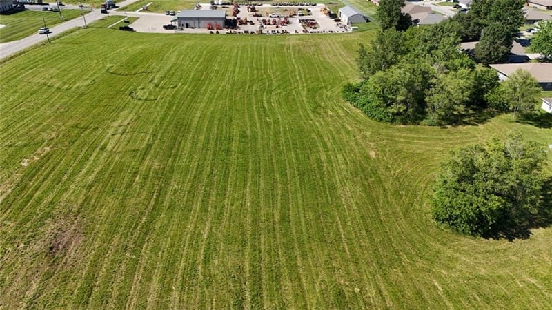TBD Broadway St, Oak Grove, MO 64075