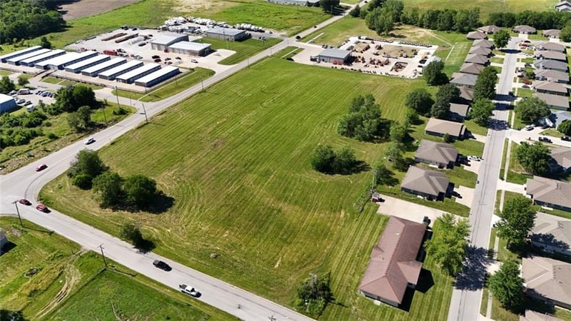 TBD Broadway St, Oak Grove, MO 64075