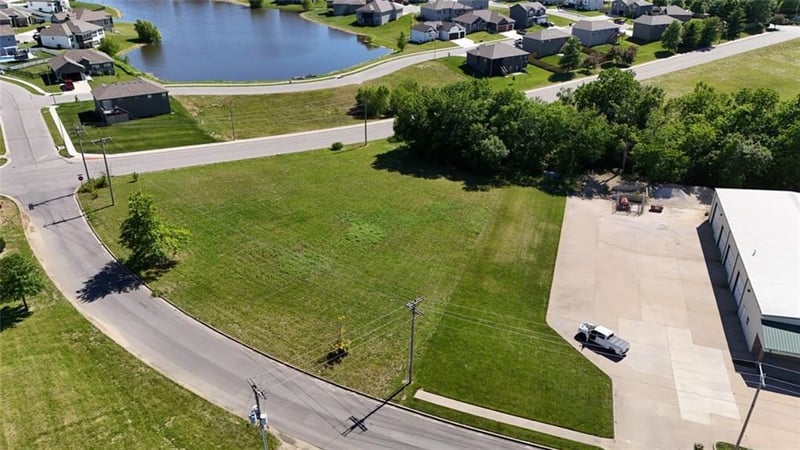 400 Powell Dr, Oak Grove, MO 64075