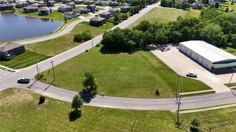 400 Powell Dr, Oak Grove, MO 64075