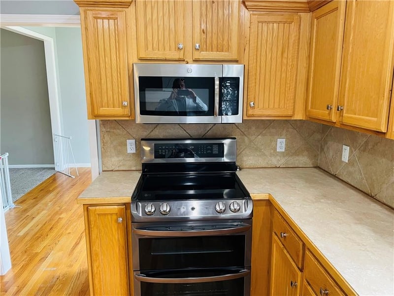 3809 Clayton Dr, Leavenworth, KS 66048