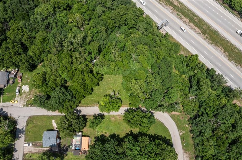 3306 E 80th St, Kansas City, MO 64132