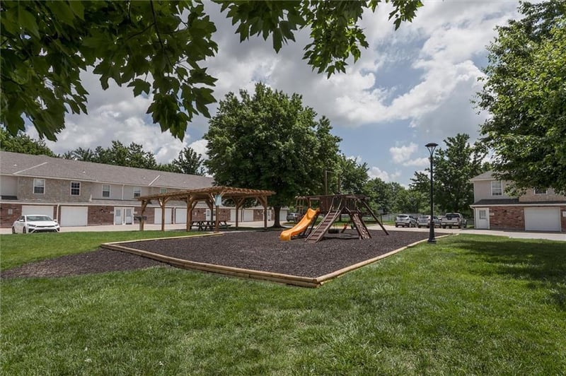1427 120th St, Olathe, KS 66061