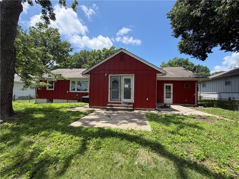 5913 Hunter St, Raytown, MO 64133