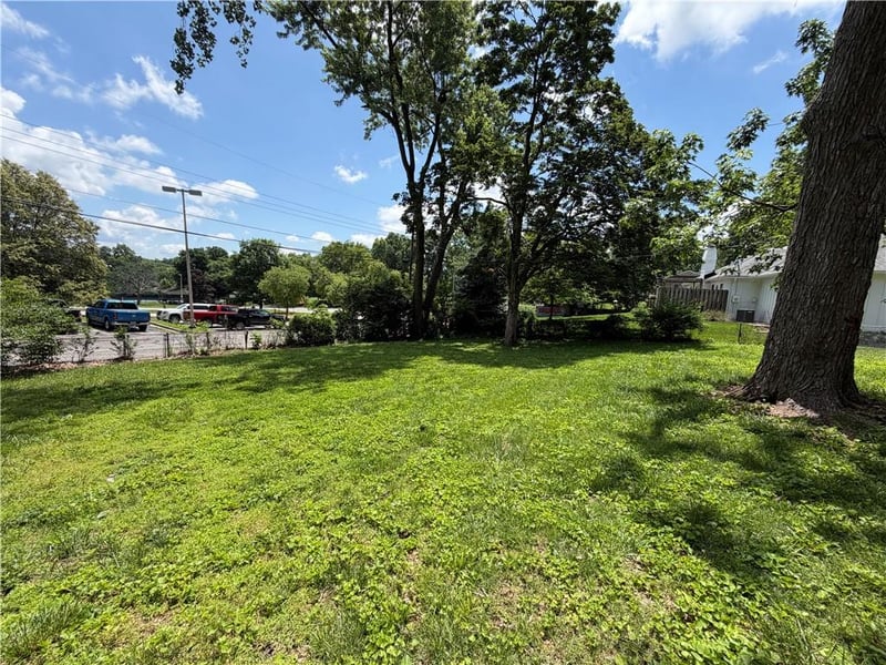 5913 Hunter St, Raytown, MO 64133