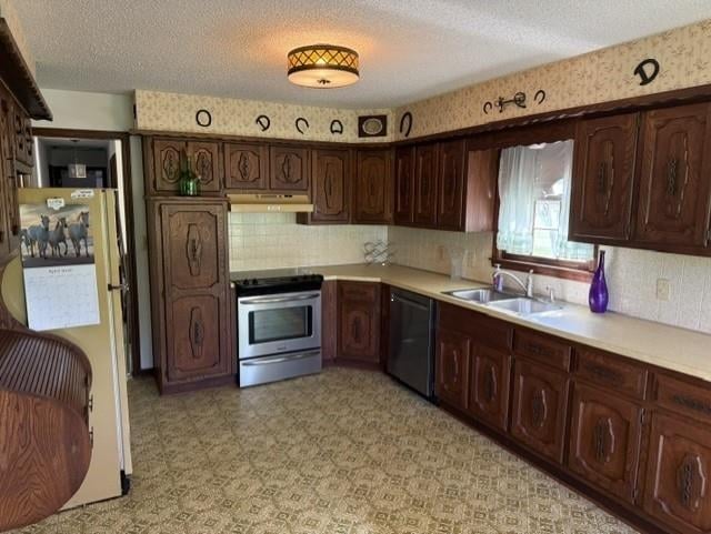 811 Barron Rd, Raymore, MO 64083