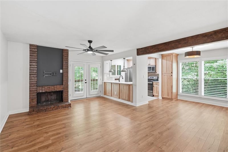 8346 Barrybrooke Dr, Kansas City, MO 64151
