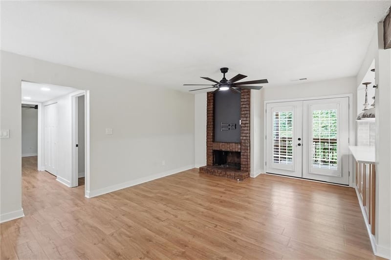 8346 Barrybrooke Dr, Kansas City, MO 64151