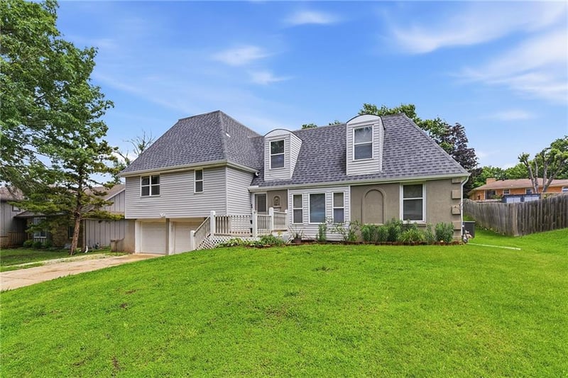 13013 Corrington Ave, Grandview, MO 64030