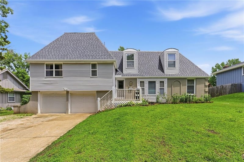13013 Corrington Ave, Grandview, MO 64030