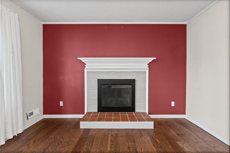 8422 68th Ter, Overland Park, KS 66212