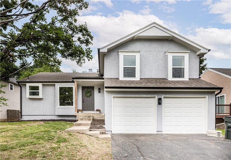 12902 108th St, Overland Park, KS 66210