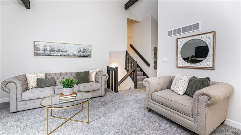 12902 108th St, Overland Park, KS 66210