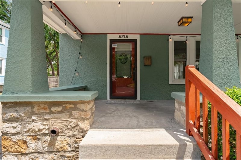 5915 Holmes St, Kansas City, MO 64110
