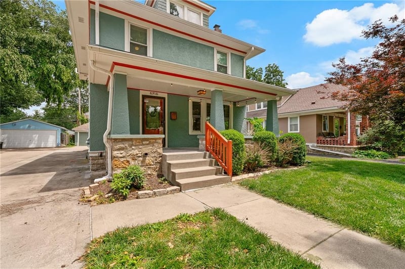 5915 Holmes St, Kansas City, MO 64110