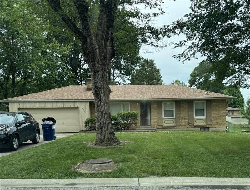 1707 75th St, Gladstone, MO 64118