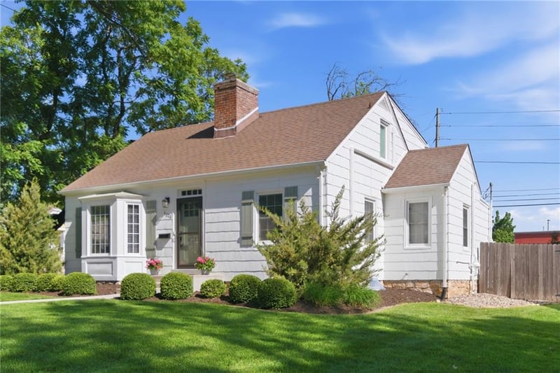 3020 47th Ter, Westwood, KS 66205