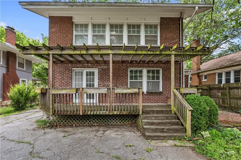 5728 Rockhill Rd, Kansas City, MO 64110