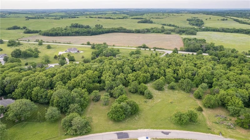 10189 Saddle Creek Lot 12 Dr, Harveyville, KS 66431