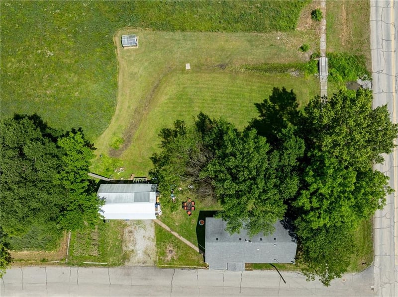 615 Kansas Ave, Columbus, KS 66725