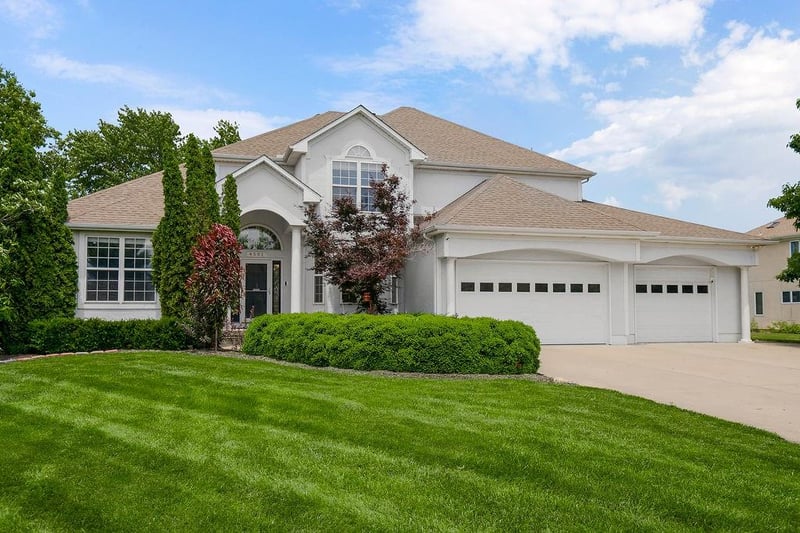 4501 NW Bittersweet Ln, Blue Springs, MO 64015