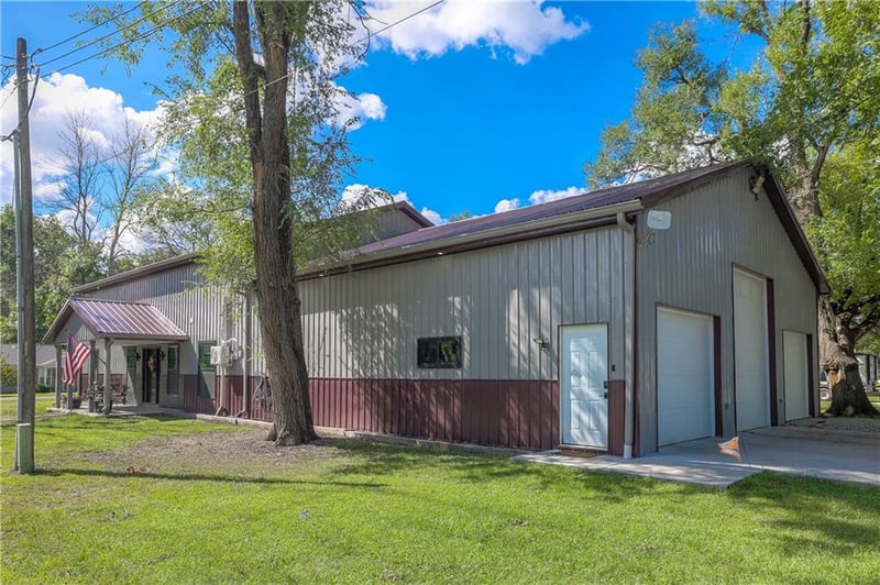105 Hebar St, East Lynne, MO 64743