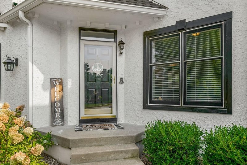 3027 57th Ter, Kansas City, MO 64151