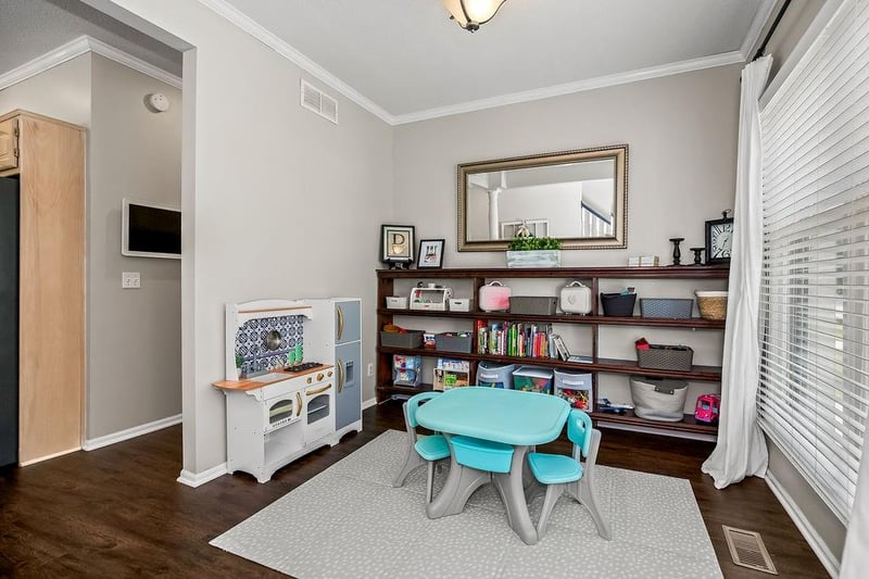 3027 57th Ter, Kansas City, MO 64151