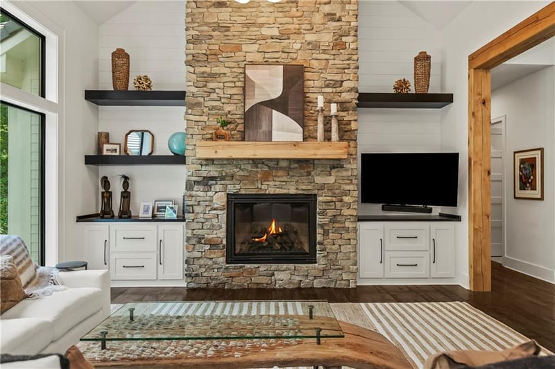 4951 NW Canyon Rd, Lee's Summit, MO 64064
