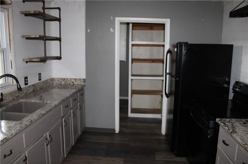 414 N Logan St, Girard, KS 66743