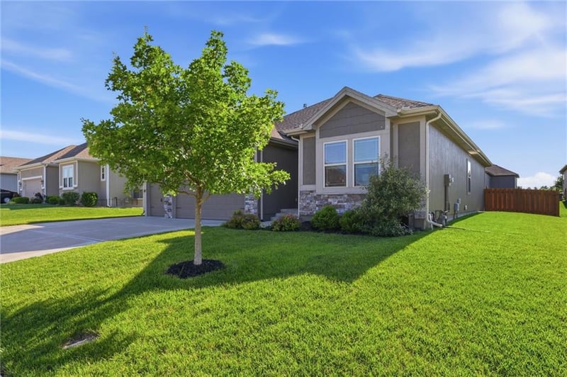 10836 Crystal Ave, Kansas City, MO 64156