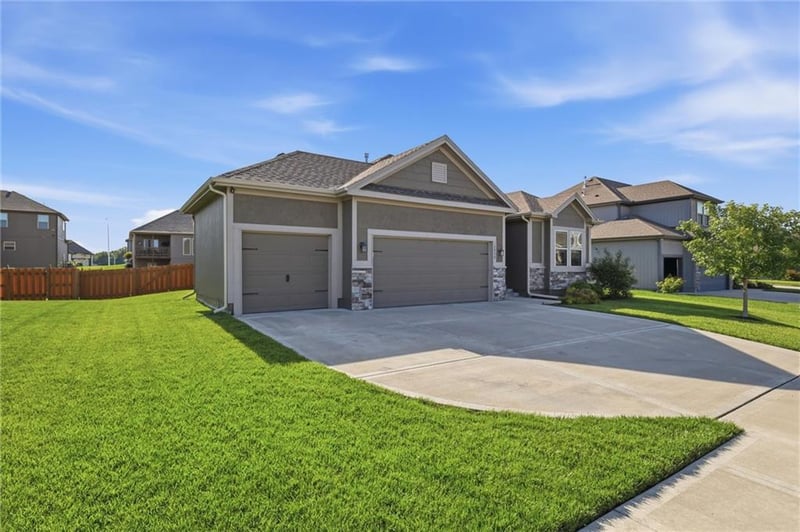 10836 Crystal Ave, Kansas City, MO 64156