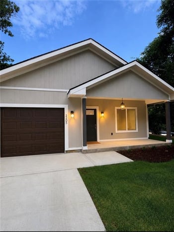 5204 Klamm Rd, Kansas City, KS 66106
