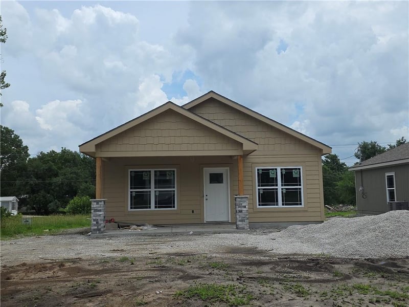 829 Cherry St, Ottawa, KS 66067