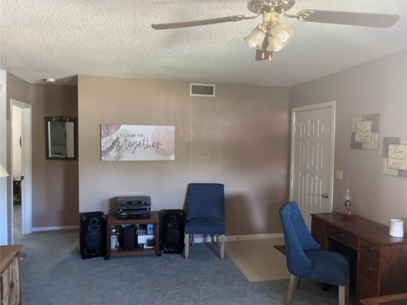 592 Outlook Dr, Edwards, MO 65326