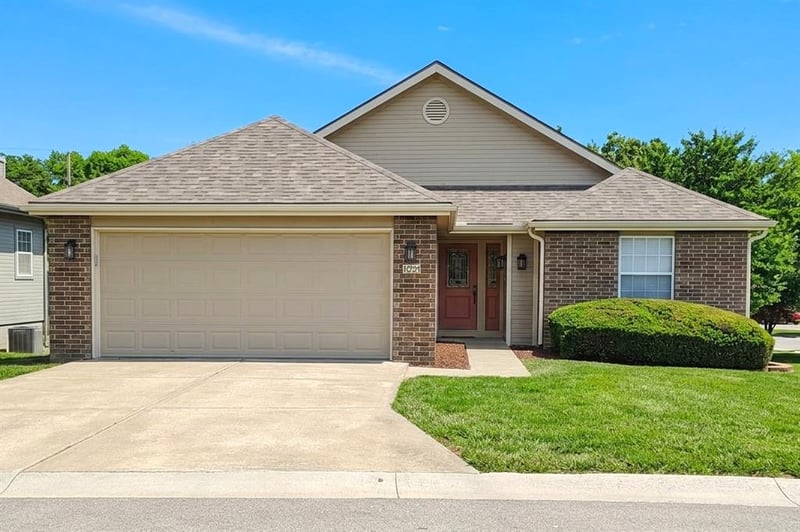 1021 8th St, Lee's Summit, MO 64081