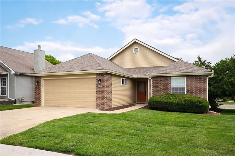 1021 8th St, Lee's Summit, MO 64081
