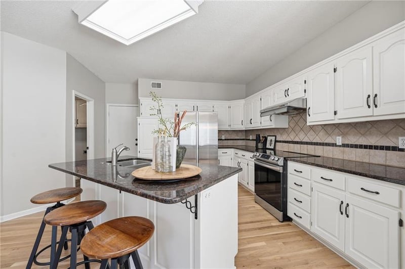 7816 W 147th Ter, Overland Park, KS 66223