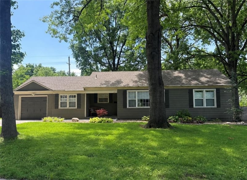 8411 86th Ter, Overland Park, KS 66212
