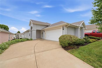 7904 N Cherry St, Kansas City, MO 64118