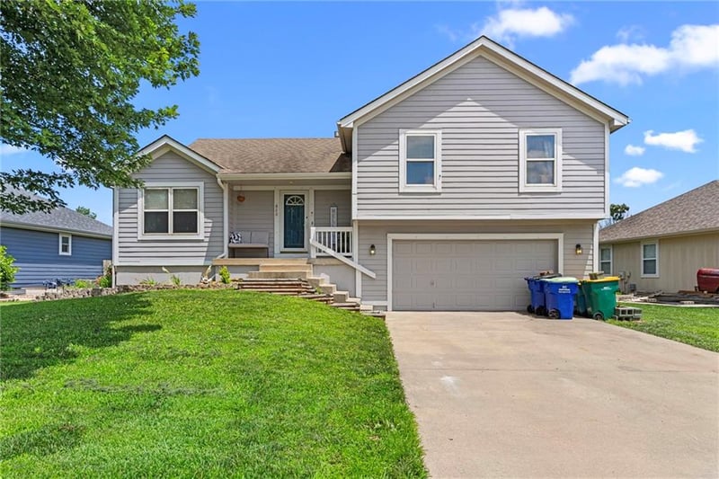 920 Pumpkin Ridge St, Gardner, KS 66030
