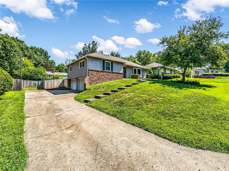 11308 62nd St, Raytown, MO 64133