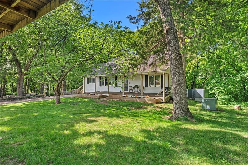 27800 Wonka Dr, Louisburg, KS 66053