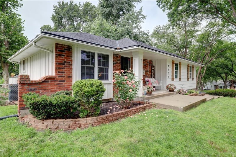 2420 Rome Ct, Blue Springs, MO 64015