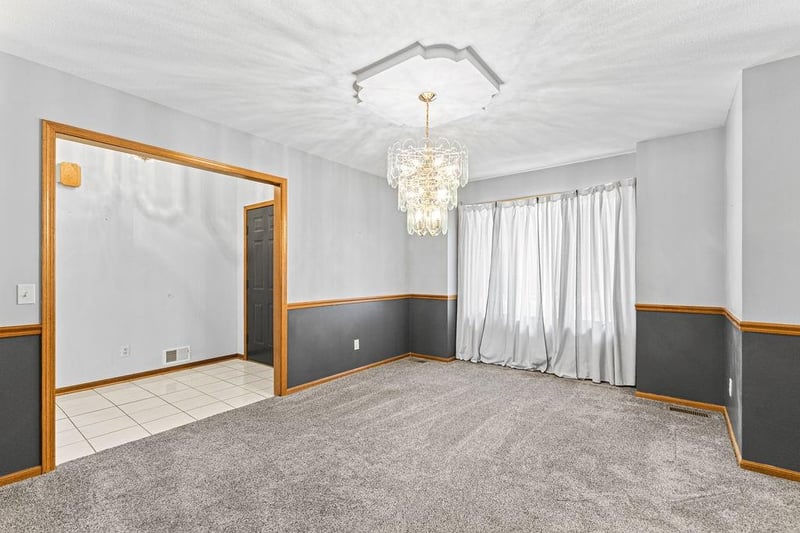 403 Leonard Rd, St Joseph, MO 64506